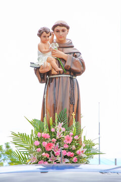 Saint Anthony and Child Jesus catholic statue