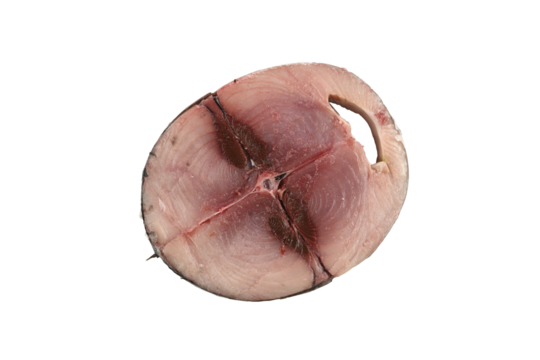 Rodaja de bonito fresca sobe fondo blanco