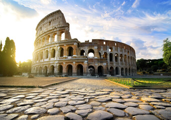 Obraz na płótnie Canvas Road to Colosseum in calm sunny morning