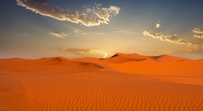 amazing desert with a beautiful sunset © Marco