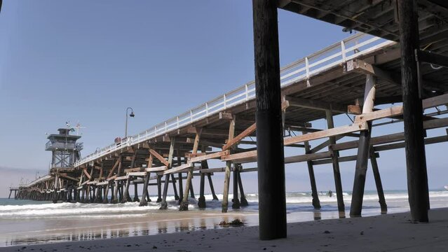 San Clemente is a small town on the Pacific Ocean in California. Its main tourist attraction is the large pier.