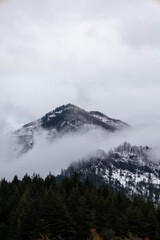 Fototapeta na wymiar mountain and clouds