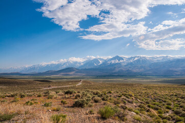 Fototapeta na wymiar view of Eastern Sierra mountain range