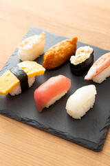 テーブルに用意された寿司