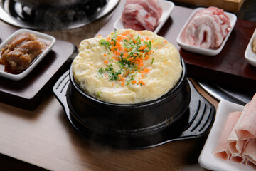 korea food eggsoup meat noddle kimchi