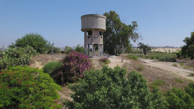 The old water tower in Holon in the Moledet neighborhood was also used as a guard tower