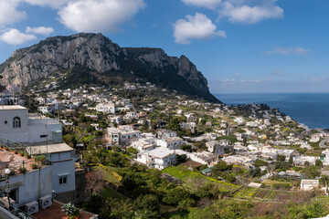 Fototapeta na wymiar Insel Capri - Kleine Stadt im Mittelmeer