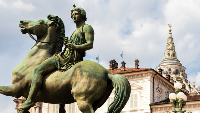 Statue of Pollux and Chapel of the Holy Shroud in Turin squar