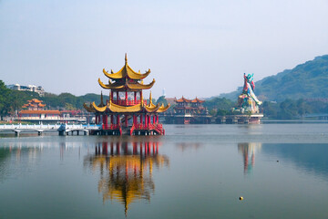 Naklejka premium 台湾 高雄市 蓮池潭