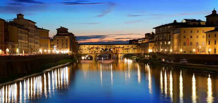 Ponte Vecchio and river Arno in Florence, Italy