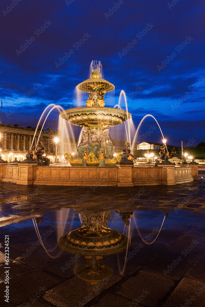 Wall mural fontaine des fleuves on place de la concorde in paris. paris, france.