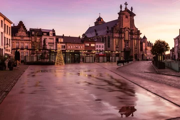 Gordijnen Rainy morning on Veemarkt in Mechelen. Mechelen, Flemish Region, Belgium. © Designpics
