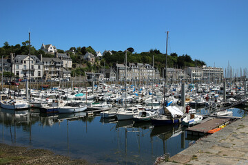Fototapeta na wymiar Binic - Étables sur Mer - Le Port