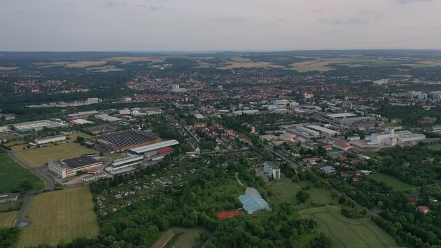 Die Stadt Weimar in Th&uuml;ringen aus der Luft