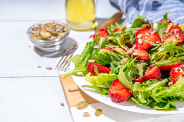 Strawberry arugula salad