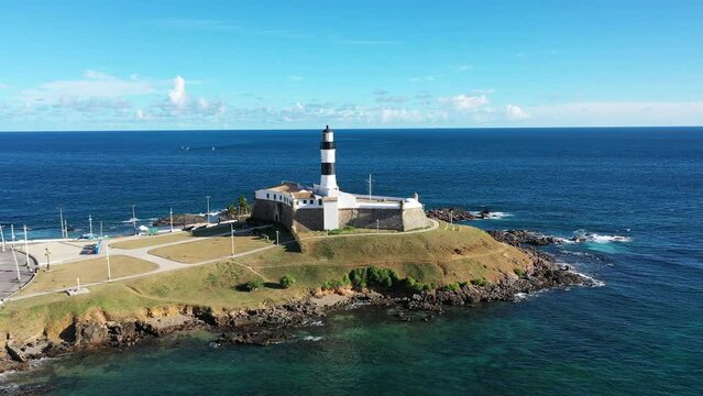 Salvador na Bahia Litoral visto de cima com drone 4k -  Farol da Barra - Nordeste - Brasil