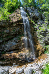 Fototapeta na wymiar Spaziergang rund um den Arzmoos Wasserfall am Sudelfeld