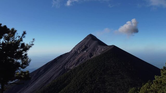 Filmed during a campout on Acatenango Volcano in 2022, "Vulcan de Fuego´´" erupts and smoke plumes lift up against the rising sun. Watching the raw power of the earth has something majestic.
