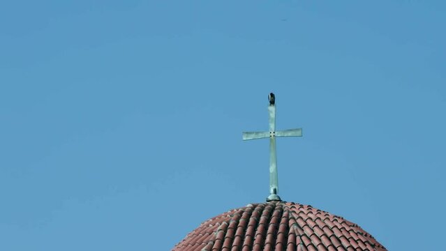 Kreuz auf einer orthodoxen Kirche