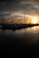 Obraz na płótnie Canvas sunset at the harbor