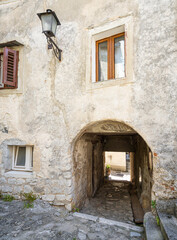 Fototapeta na wymiar The old stone houses in Moscenice, Croatia