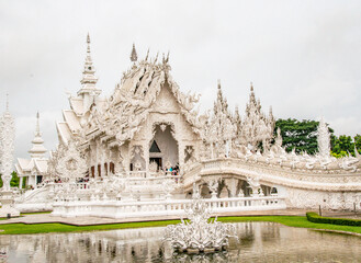 Fototapeta na wymiar white temple thailand