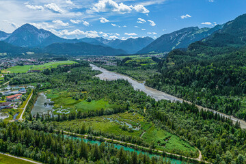 Fototapeta na wymiar Das Tiroler Lechtal zwischen Pflach und Reutte im Luftbild