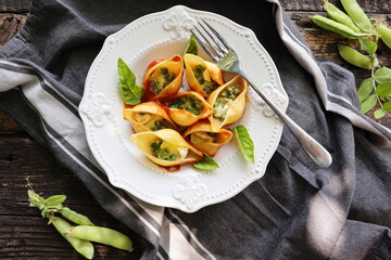 Big Shell Pasta Stuffed With Cheese, Pea 