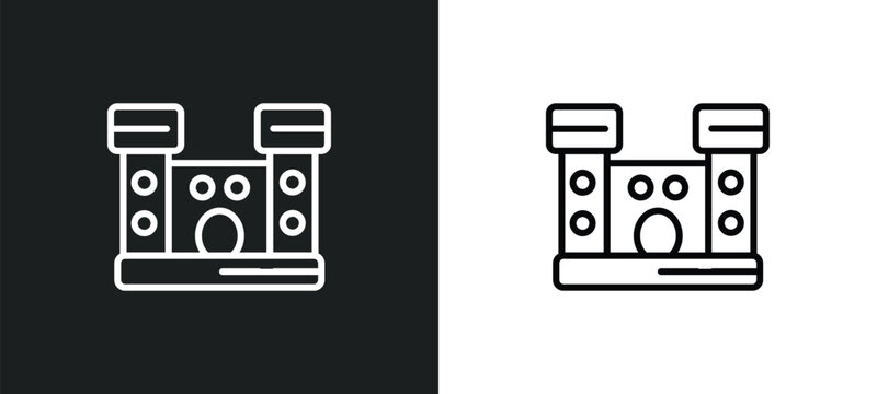 castle toy outline icon in white and black colors. castle toy flat vector icon from toys collection for web, mobile apps and ui.