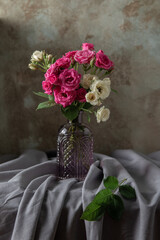 Still life with white and rose roses in a violette glass vase. Painting style - 622678751