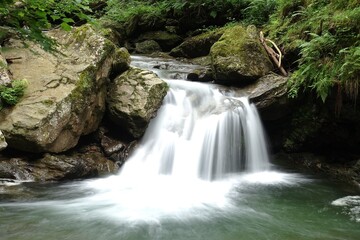 Fototapeta premium Wasserfall mit Langzeitbelichtung 