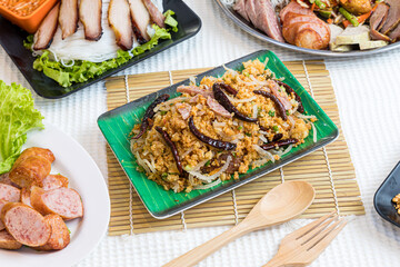 (Naem Kluk), Crispy rice and soured pork sausage salad.