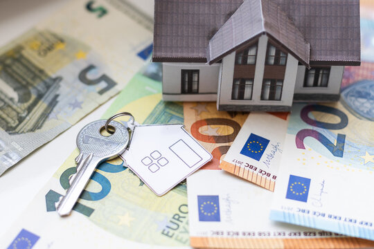 Building money and costs that arise when building a house