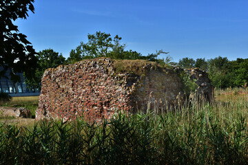 Reste vom Bergfried der Burgruine Glambeck auf Fehmarn