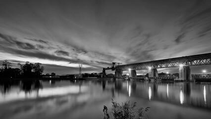 Stauwehr am Rhein SW