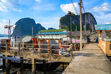 Floating fishing village of Koh Panyee made of houses on stilts in Phang Nga Bay, Andaman Sea, Thailand © Alexandre ROSA