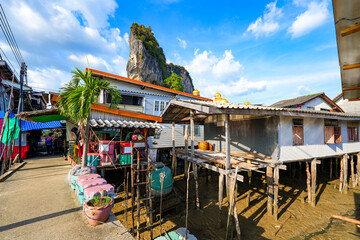 Floating fishing village of Koh Panyee made of houses on stilts in Phang Nga Bay, Andaman Sea, Thailand © Alexandre ROSA