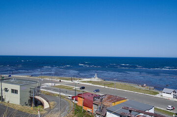 宗谷岬灯台から見た日本最北端の地の碑