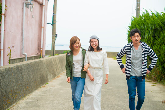 「親友」の写真素材 | 119,843件の無料イラスト画像 | Adobe Stock