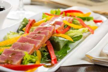 salad with tuna