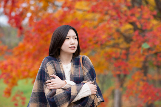 寒気がする女性