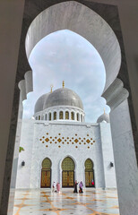 Fototapeta na wymiar Selective focus. Solo Sheikh Zayed Mosque is a large mosque in Surakarta. The beautiful architecture of the Sheikh Zayed Solo Mosque. 