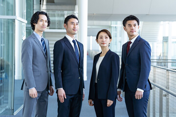 ４人のビジネスマン