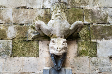 Eidechse als Steinfigur im  Schloss Pierrefonds bei Compiegne