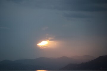 Fototapeta premium sunrise over the sea