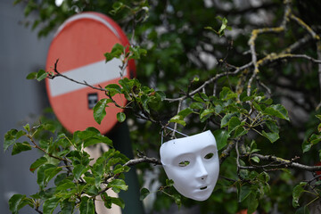 masque personne humain visage caché personnel reconnaissance securité interdit