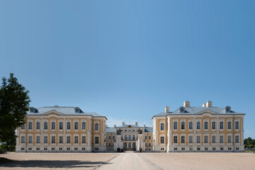 Fototapeta premium Beautiful Rundāle palace near the city of Bauska in Latvia