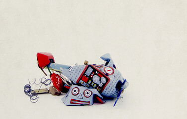 retro bobot toy crushed - 623089124