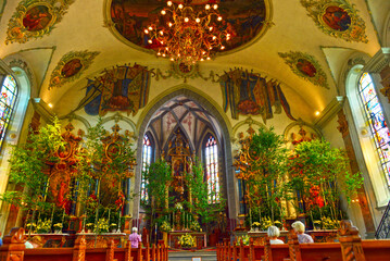 Innenansicht der Pfarrkirche St. Mauritius in Appenzell, Schweiz 