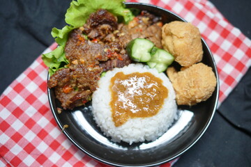  Nasi empal gepuk dan tahu